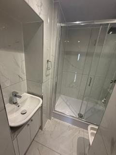 5 bedroom flat to rent, Canrobert Street, London E2