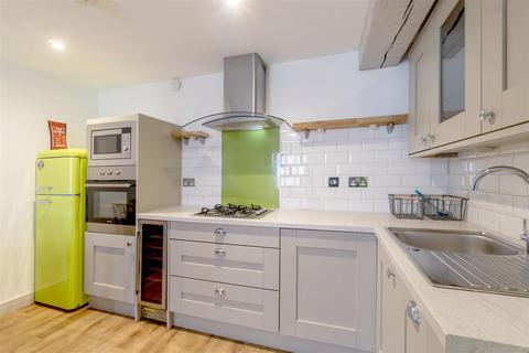 2 bedroom apartment to rent, Vauxhall Street, Plymouth