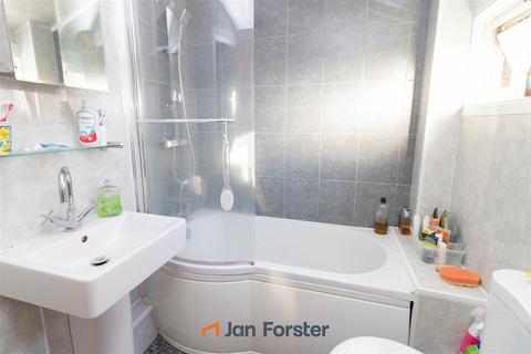 3 bedroom end of terrace house for sale, Hallington Mews, Newcastle Upon Tyne