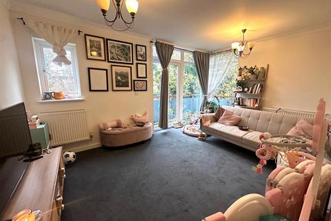 undefined, Maddison Heights, Watford WD18