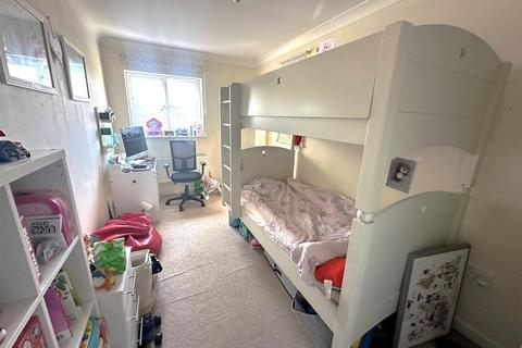 undefined, Maddison Heights, Watford WD18