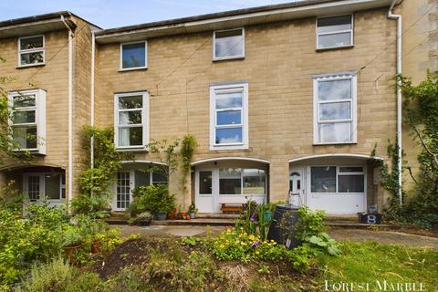 3 bedroom townhouse to rent, Bath Street, Frome