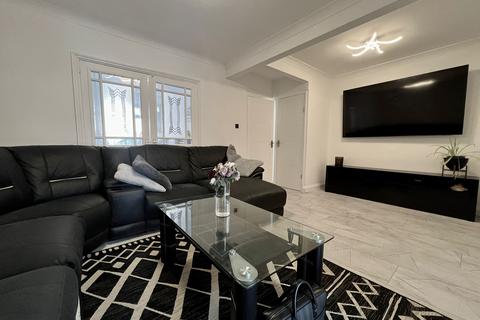 3 bedroom terraced house for sale, Blundell Road, Luton, Bedfordshire