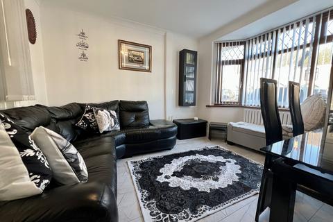 3 bedroom terraced house for sale, Blundell Road, Luton, Bedfordshire