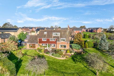 4 bedroom detached house for sale, Chevington Mead & Potential Building Plot, Drakes Broughton, Pershore, Worcestershire WR10