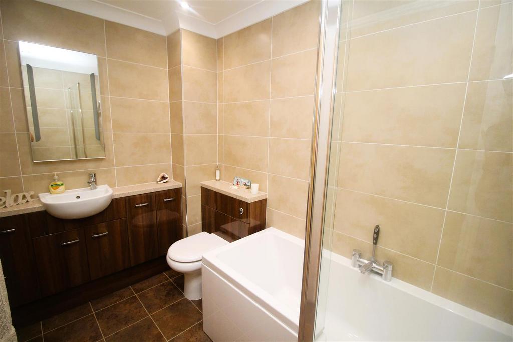 Bathroom .JPG