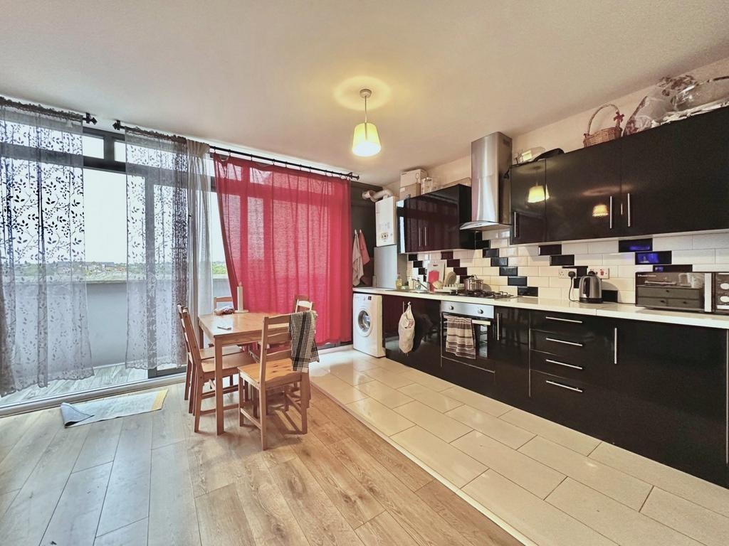 3 Bed Flat to rent in Wimbledon
