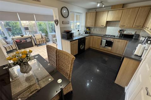 3 bedroom detached house for sale, Salvia Way, Bedworth