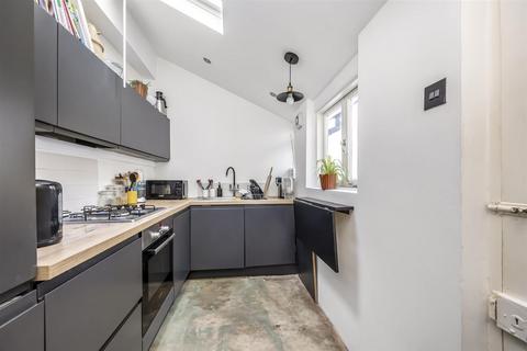 1 bedroom flat to rent, Brunswick Square, Hove