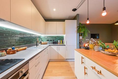2 bedroom flat for sale, Woodberry Down, N4, Manor House, LONDON, N4
