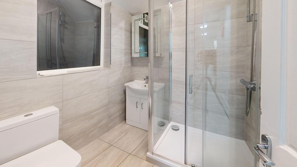 1033-London-Road-Bathroom