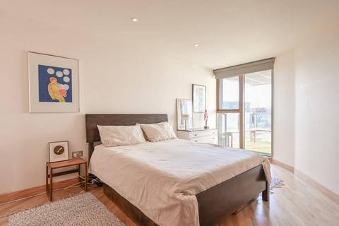 2 bedroom flat to rent, 419 Wick Lane, London E3