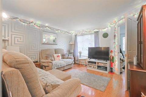 3 bedroom semi-detached house for sale, Swallow Close, Rayleigh SS6