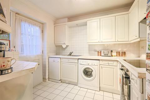 3 bedroom semi-detached house for sale, Swallow Close, Rayleigh SS6
