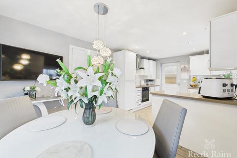 3 bedroom detached house for sale, Richmond Way, Hull HU7