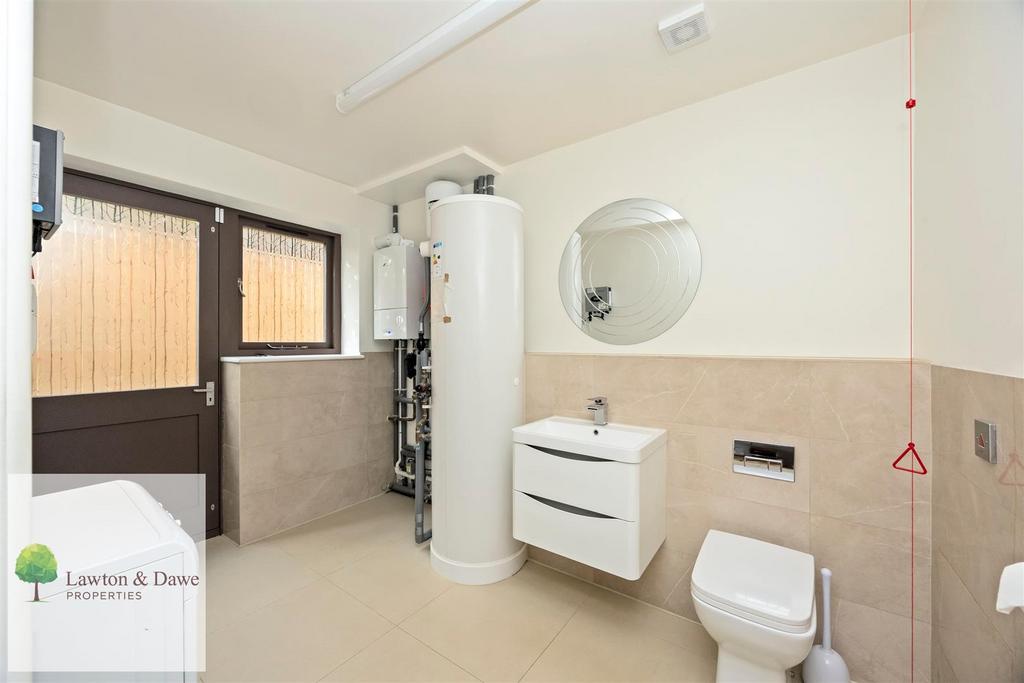 Utility room.JPG