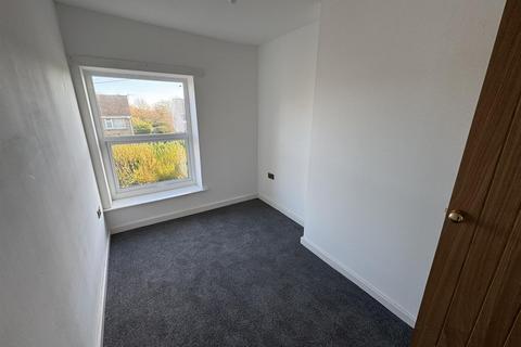 2 bedroom terraced house to rent, Rose Lynn Terrace, Bradford