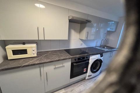 2 bedroom flat to rent, Pemberton Road, Haringey, N4