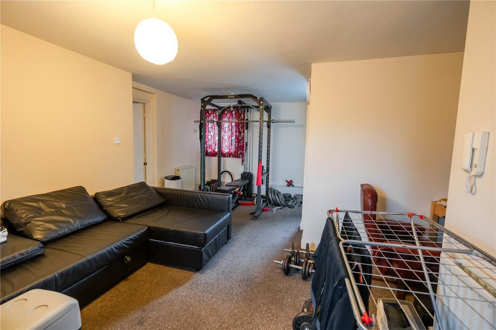 Living Room (2)