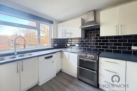 4 bedroom terraced house to rent, Reculver Walk, Kent ME15