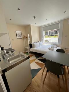1 bedroom flat to rent, Belsize Road, London