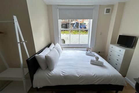 1 bedroom flat to rent, Belsize Road, London