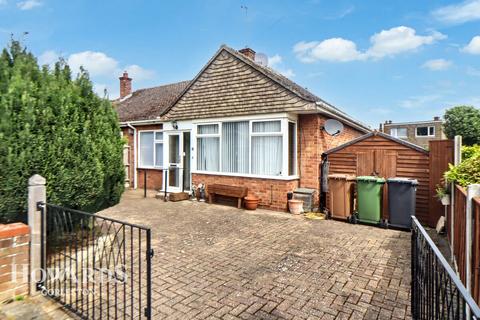 2 bedroom semi-detached bungalow for sale, Elm Avenue, Bradwell