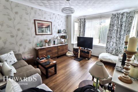 2 bedroom semi-detached bungalow for sale, Elm Avenue, Bradwell