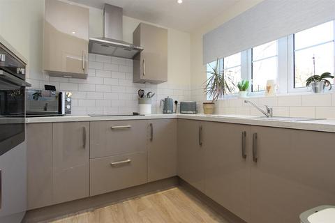 1 bedroom retirement property for sale, Great Tattenhams, Epsom