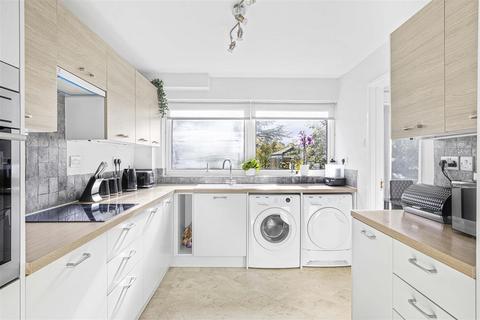 2 bedroom flat to rent, Maria Court