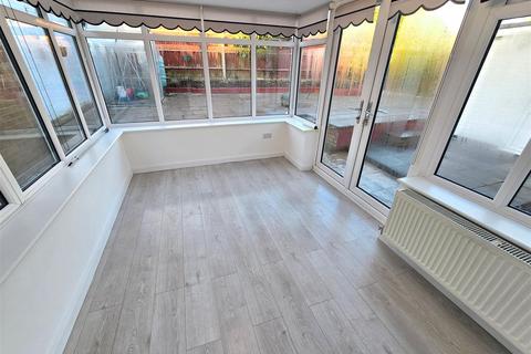 2 bedroom detached bungalow for sale, St. Georges Drive, Caister-On-Sea