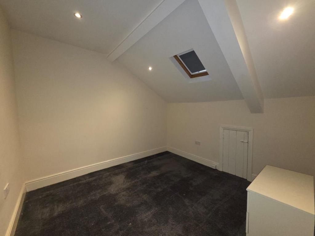 Bedroom .jpg