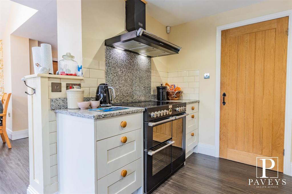 Kitchen dining room