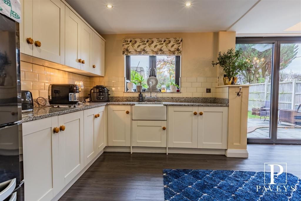 Kitchen dining room