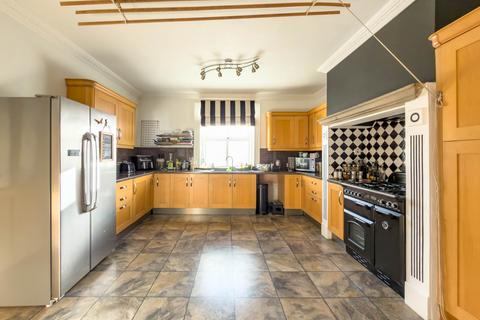 5 bedroom detached house for sale, Lady Ann Road, Batley