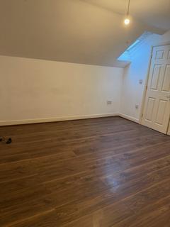 2 bedroom flat to rent, Dicconson Street, Wigan WN1