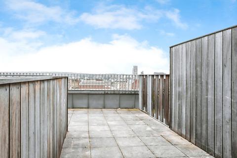 3 bedroom flat to rent, Crispin Lofts, New York Road, Leeds, West Yorkshire, LS2