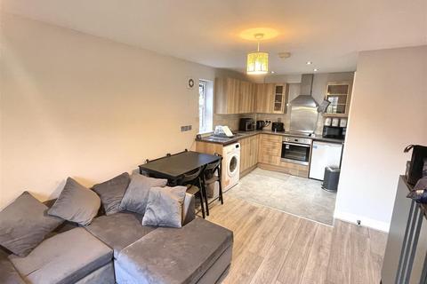 undefined, Walsingham Close, Bedford