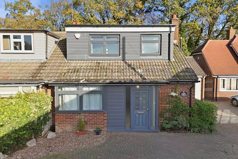 4 bedroom semi-detached house for sale, Victors Crescent, Hutton, Brentwood, CM13