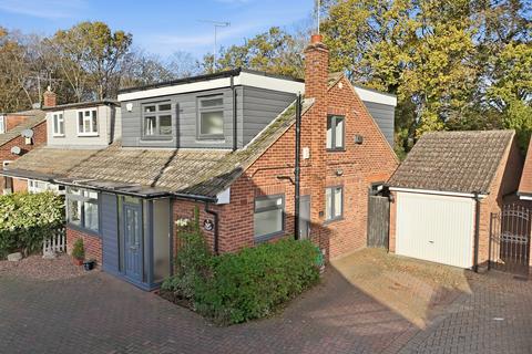 4 bedroom semi-detached house for sale, Victors Crescent, Hutton, Brentwood, CM13