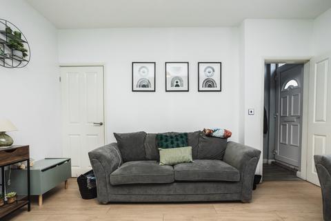 3 bedroom terraced house for sale, Avenue Road, Doncaster DN6