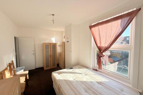 undefined, The Avenue, London, N17