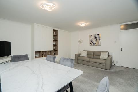 undefined, Mikern Close, Bletchley, Milton Keynes, MK2