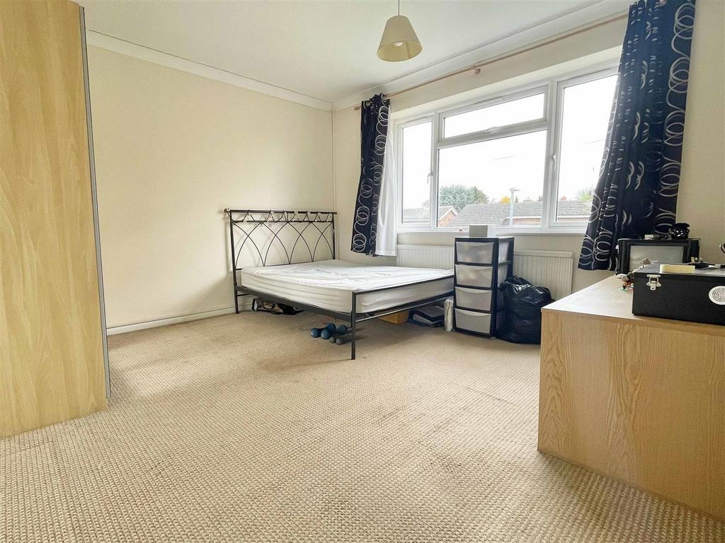 Bed1.jpg