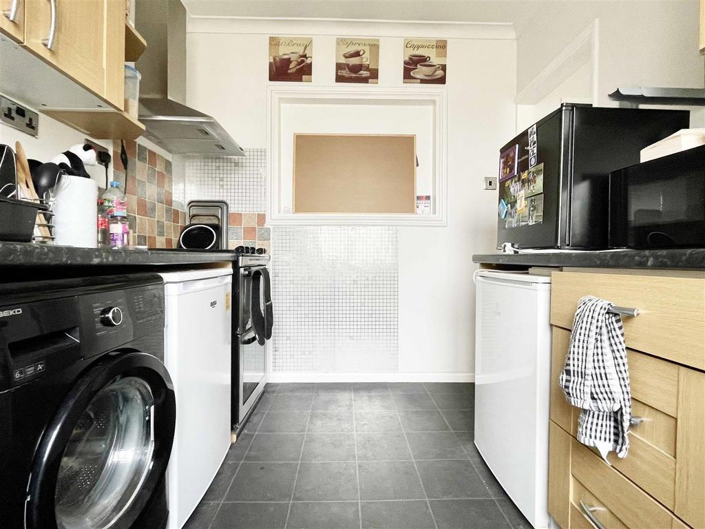 Kitchen4.jpg