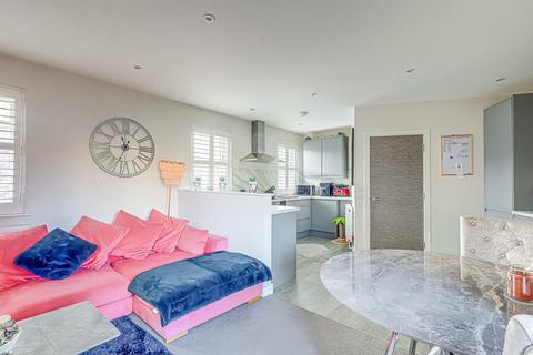 2 bedroom apartment for sale, East Street, Rochford, SS4
