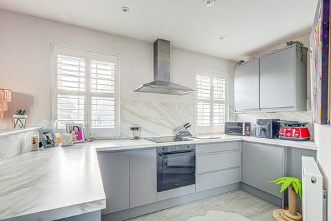 2 bedroom apartment for sale, East Street, Rochford, SS4