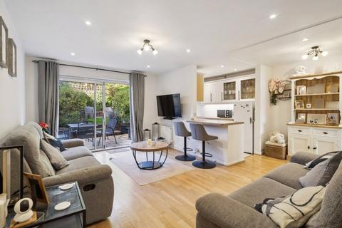 undefined, Mead Close, Buckinghamshire SL7