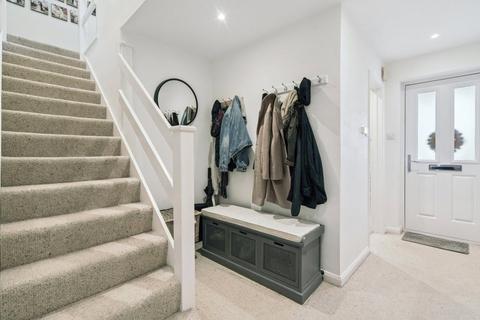 undefined, Mead Close, Buckinghamshire SL7