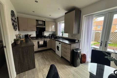 3 bedroom end of terrace house to rent, Pools Brook Park, Kingswood, Hull, East Riding of Yorkshi, HU7